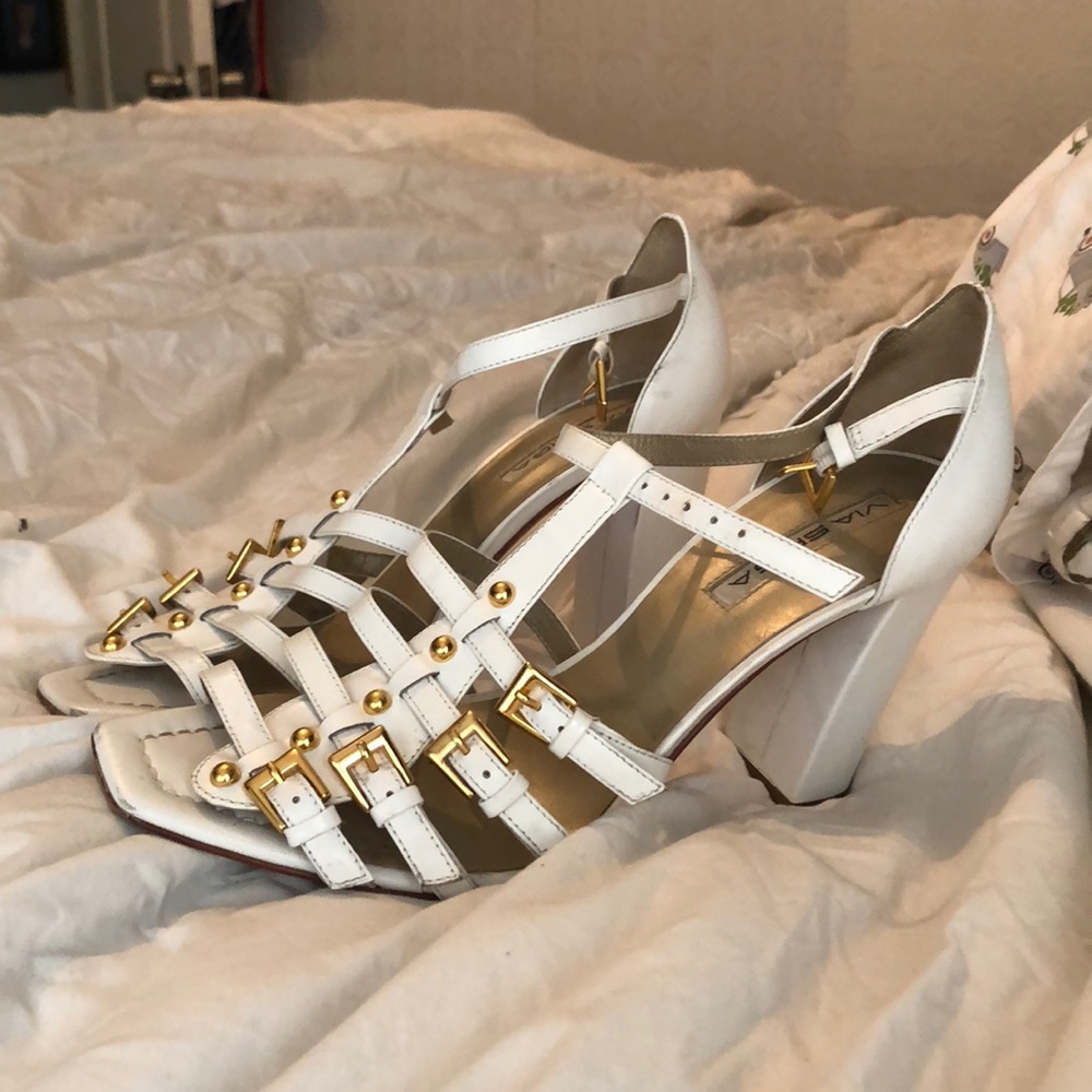 vintage Via Spiga white heels
